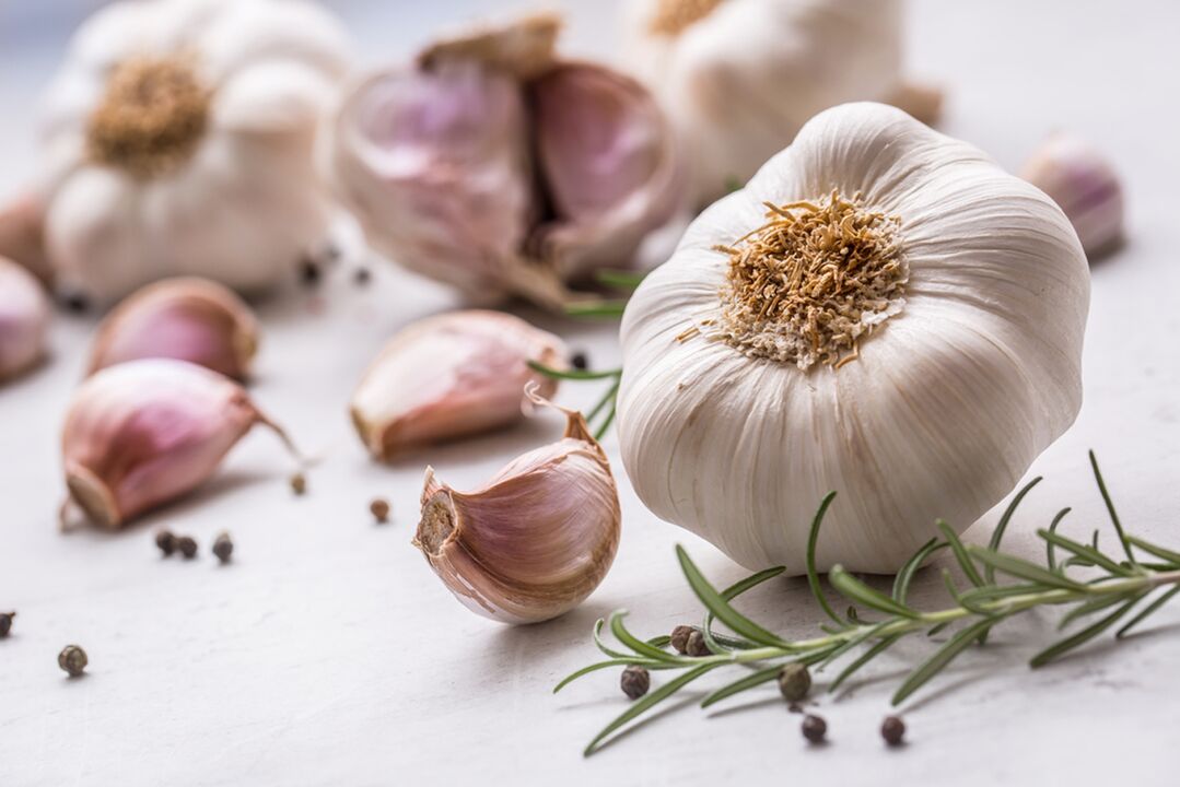 Garlic improves blood circulation in the male genitals